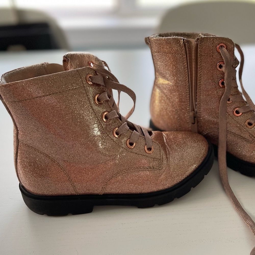 ADORABLE Girls shiny zip up boots kids size 12